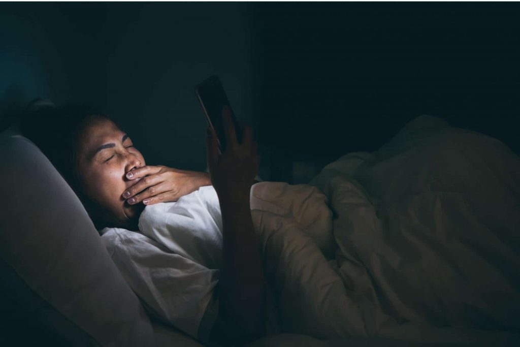 Stay away from electronic devices before going to bed